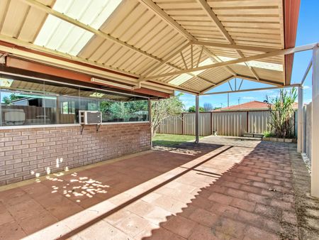 Spacious 3 Bedroom Home in Rockingham - Photo 2