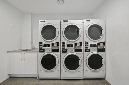 Experience contemporary living in these stylish studio apartments. - Photo 2