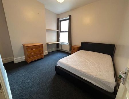 9 Bedroom Semi Detached To Let - Photo 4