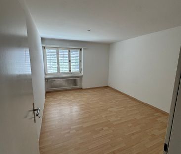 Geräumige 5.5-Zimmer-Wohnung in Nürensdorf - Photo 4