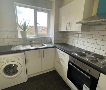 2 bedroom flat to rent - Photo 6
