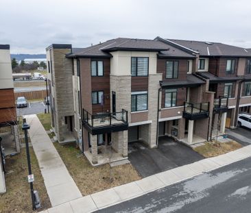 For Lease - 590 North Service Road Unit# 98, Hamilton, Ontario - Photo 2