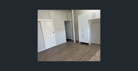 Recently renovated three bedroom home!! - Photo 2