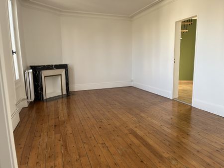 APPARTEMENT T5 EN DUPLEX - 39 RUE GARIBALDI - Photo 2