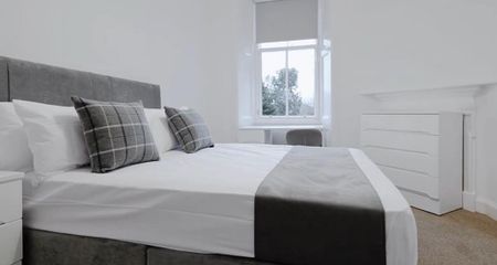 4 bedroom flat to rent - Photo 3