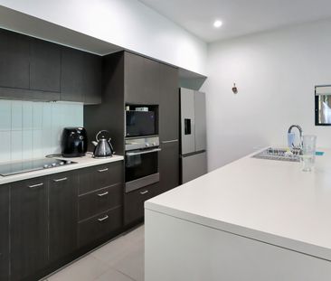 Furnished Comfort & Convenience in a Prime Location - Photo 5
