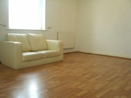 2 Bed - Hythe - Photo 2