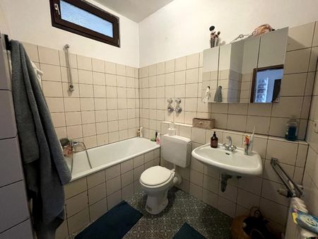 KREFELD-UERDINGEN: SCHÖNE 3,5-ZIMMER WOHNUNG IN RHEINNÄHE ZU MIETEN! - Foto 5