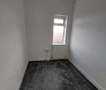 3 Bed Semi-Detached House, Oldroyd Crescent, LS11 - Photo 5