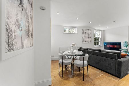 Upper Borough Walls - Photo 3