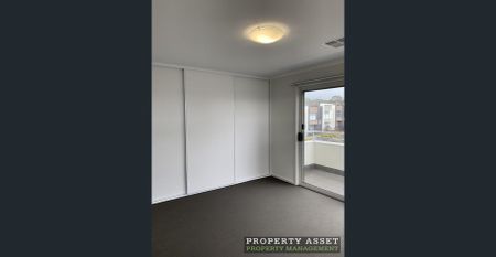 Three Bedroom Townhouse With SOLAR - Photo 2