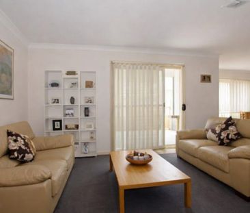 Comfortable and Easy Living in the Heart of Cranbourne East - Photo 3