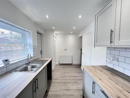 2 bedroom terraced house to rent - Photo 5