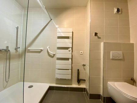 Location Appartement 2 pièces 42m² AVIGNON 84000 - Photo 4