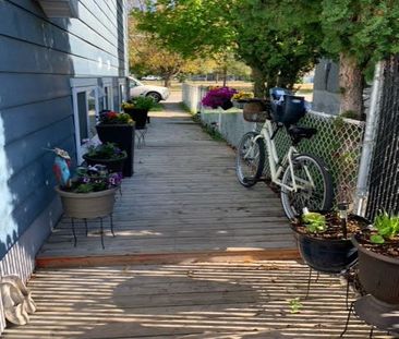 Upper Unit – Beautiful Carriage Home - Photo 5