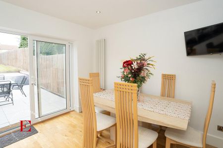 3 bedroom semi-detached house to rent - Photo 3