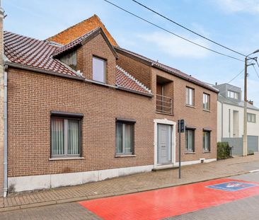 Ruime eengezinswoning met authentieke charme in Koninksem - Photo 1