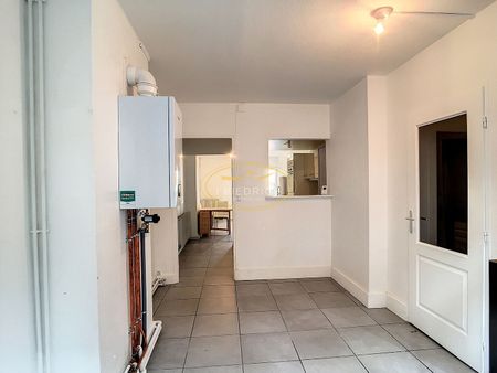 Location Appartement 3 pièces 95m² COMMERCY 55200 - Photo 2