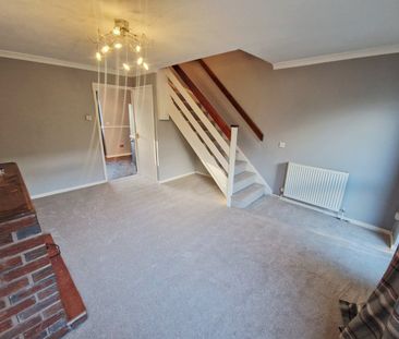 2 bedroom terraced house to rent - Photo 2