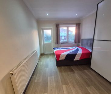 1 Bed Flat, Wembley Hill Road, HA9 - Photo 4