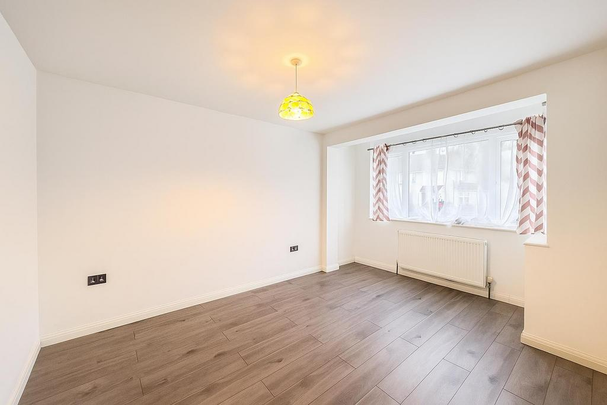 4 bedroom terraced house to rent - Photo 1