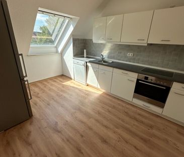 Helle 2-Zimmer-Wohnung in zentraler Lage mit Einkaufsmöglichkeiten ... - Foto 4