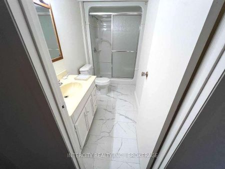 For Lease - 5 Browning Trail Unit# Walkout Basment, Barrie, Ontario - Photo 5