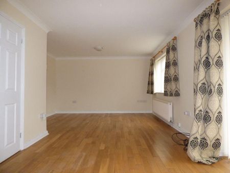 3 bedroom detached house to rent - Photo 4