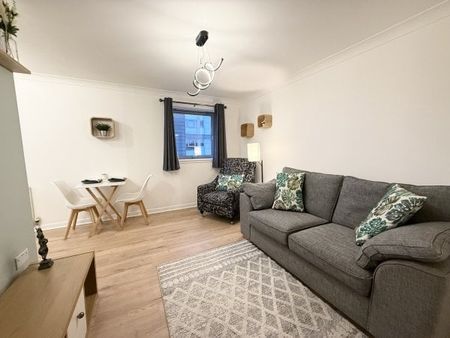 Errol Gardens, Glasgow, G5 - Photo 3