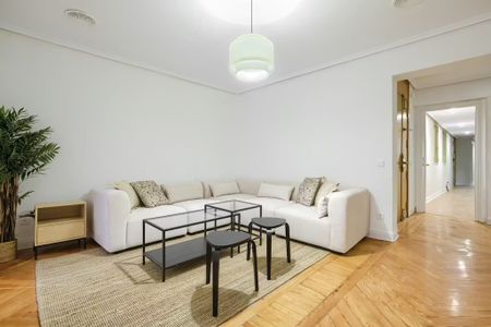 Calle de Alberto Aguilera, Madrid, Community of Madrid 28015 - Photo 3