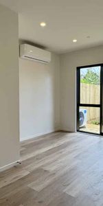 Stylish & Simple Living – Māngere Bridge at Its Best - Photo 4