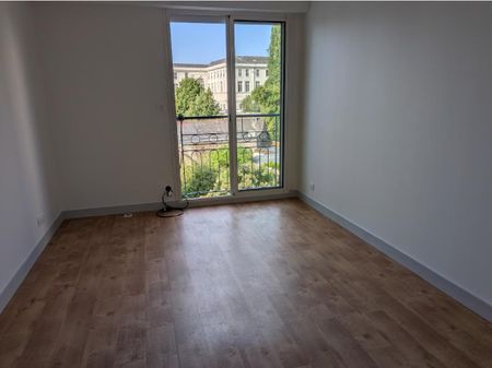 Location Appartement 3 pièces 78m² ANGERS 49100 - Photo 2
