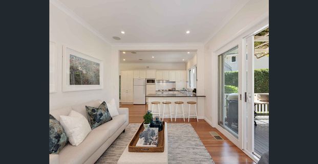 “Character, Substance, Light and Privacy" - Photo 1