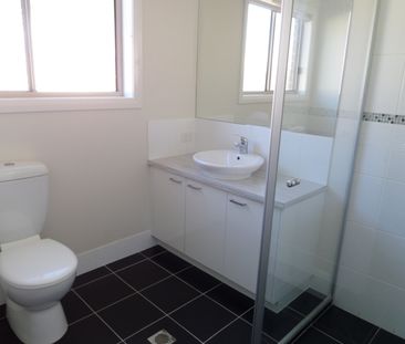 15 Castleton Street, Wodonga VIC 3690 - House For Rent | Domain - Photo 6