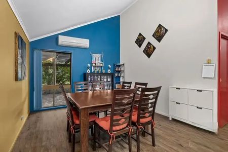 The Ultimate Family Home - Even Room for Granny - Photo 5