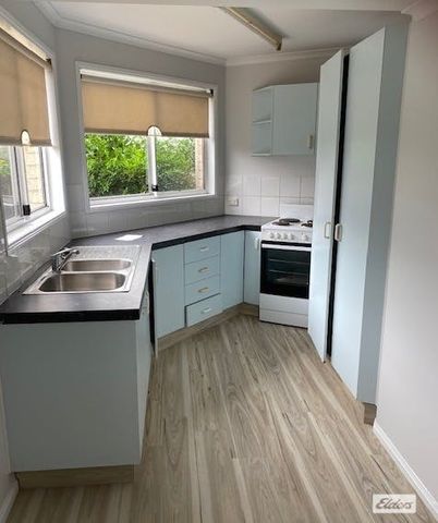 3 Bedroom Townhouse - Photo 3