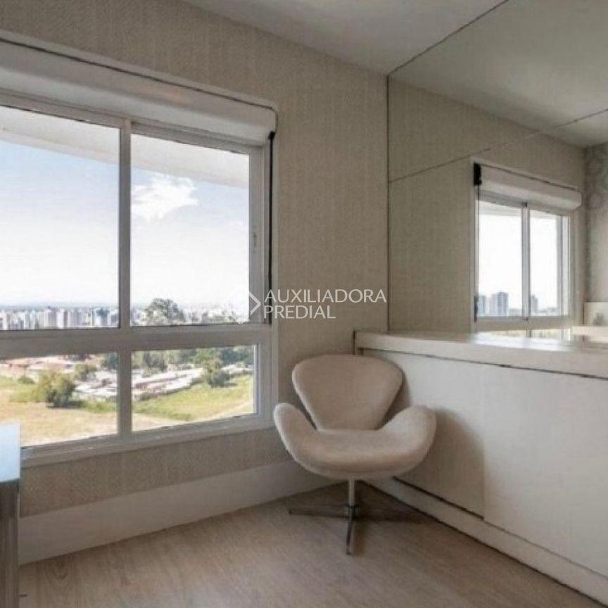 Apartamento com 2 quartos e 74m² para alugar em Três Figueiras, Porto Alegre. - Photo 1