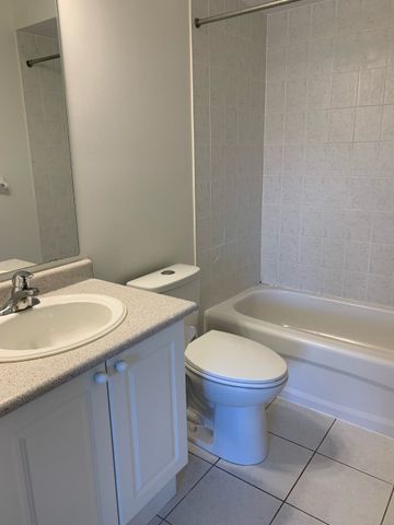 For Lease - 3083 Highbourne Crescent, Oakville, Ontario - Photo 4