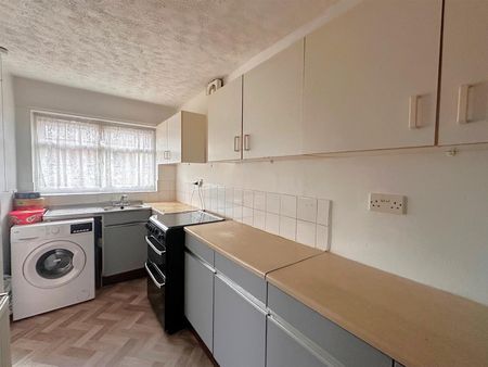 3 bedroom House To Let - Photo 4