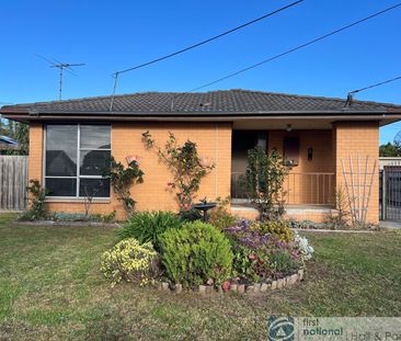 WELL PRESENTED HOME IN QUIET LOCATION - Photo 2