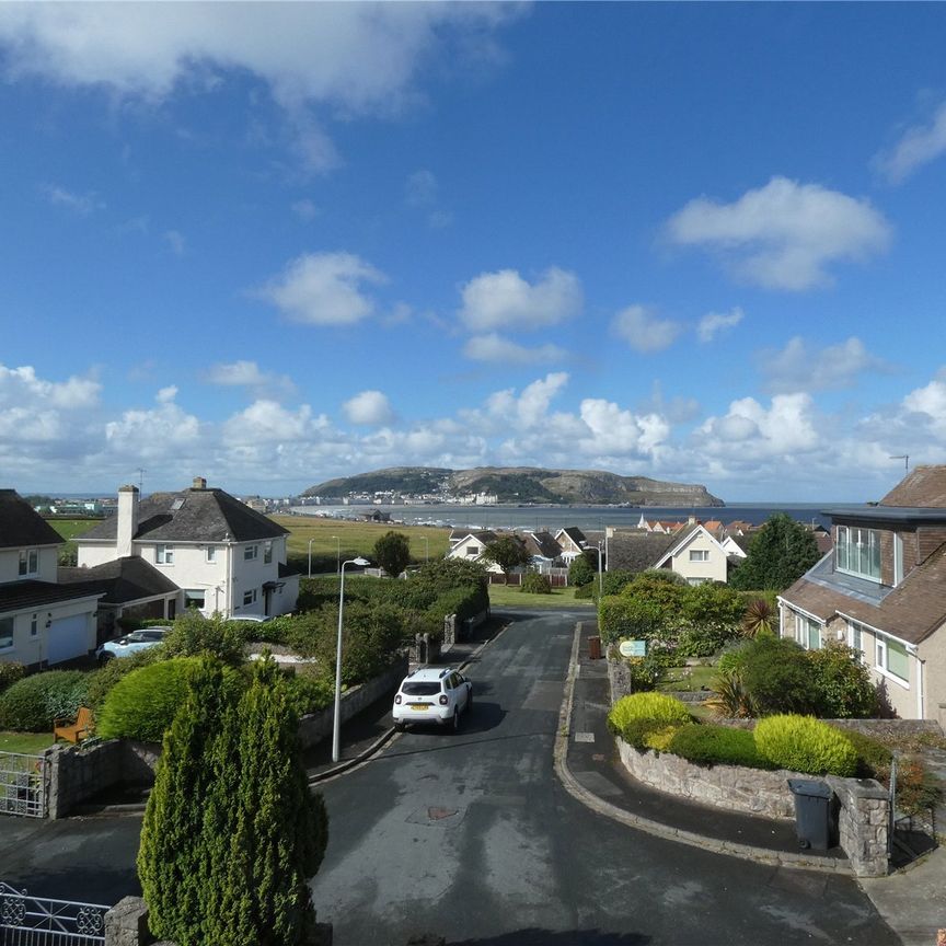 Aber Place, Llandudno, Conwy, LL30 - Photo 1