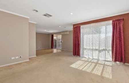 Stylish Family Living in Prime Location - Photo 3