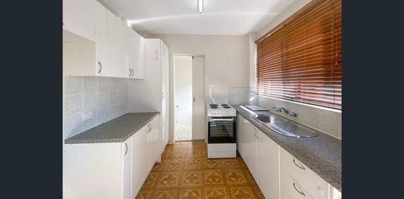 Central Two Bedroom Unit - Photo 2