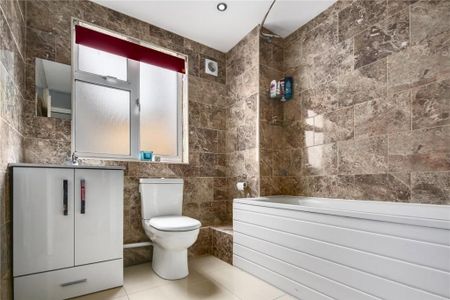 3 Bed Flat, Rugless House, E14 - Photo 5