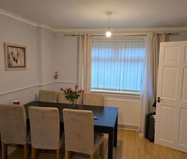 2 Bed Terraced House, Dochart Drive, EH4 - Photo 2