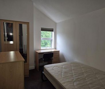 4 bedroom terraced house to rent - Photo 4