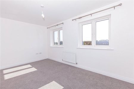 Modern 2 Bedroom House with Garden and Driveway Parking for 1 car. - Photo 4