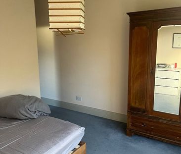 Room in a Shared House, Palmerston Crescent, N13 - Photo 6