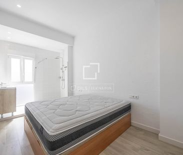 Excellent 3 Bedroom apartment for rent in Ruzafa, Valencia - Photo 3