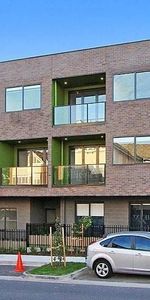 Stunning Apartment In Ideal Location! - Photo 4